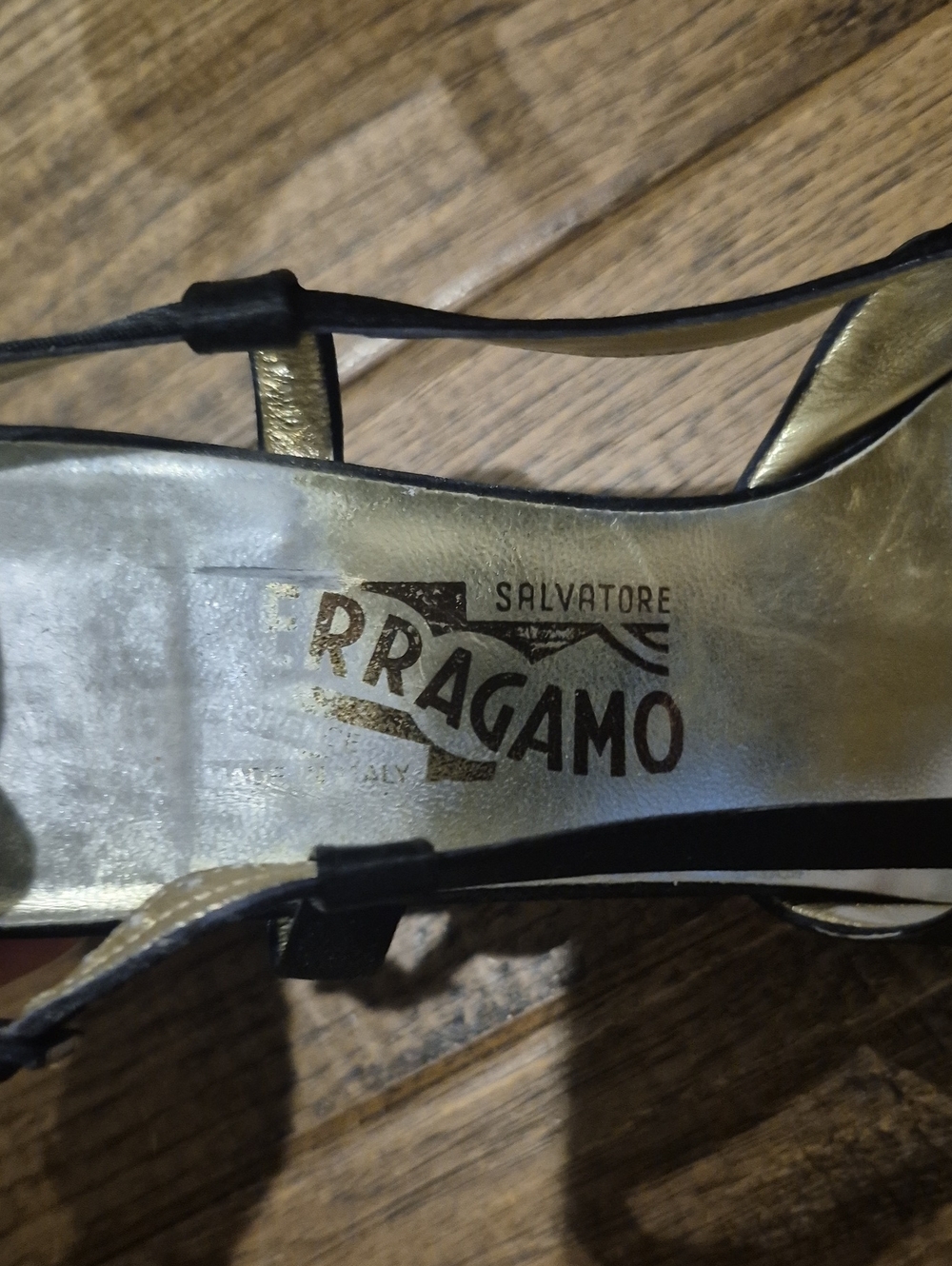 Salvatore Ferragamo Black Slingback Bow Pumps - Picture 2 of 5